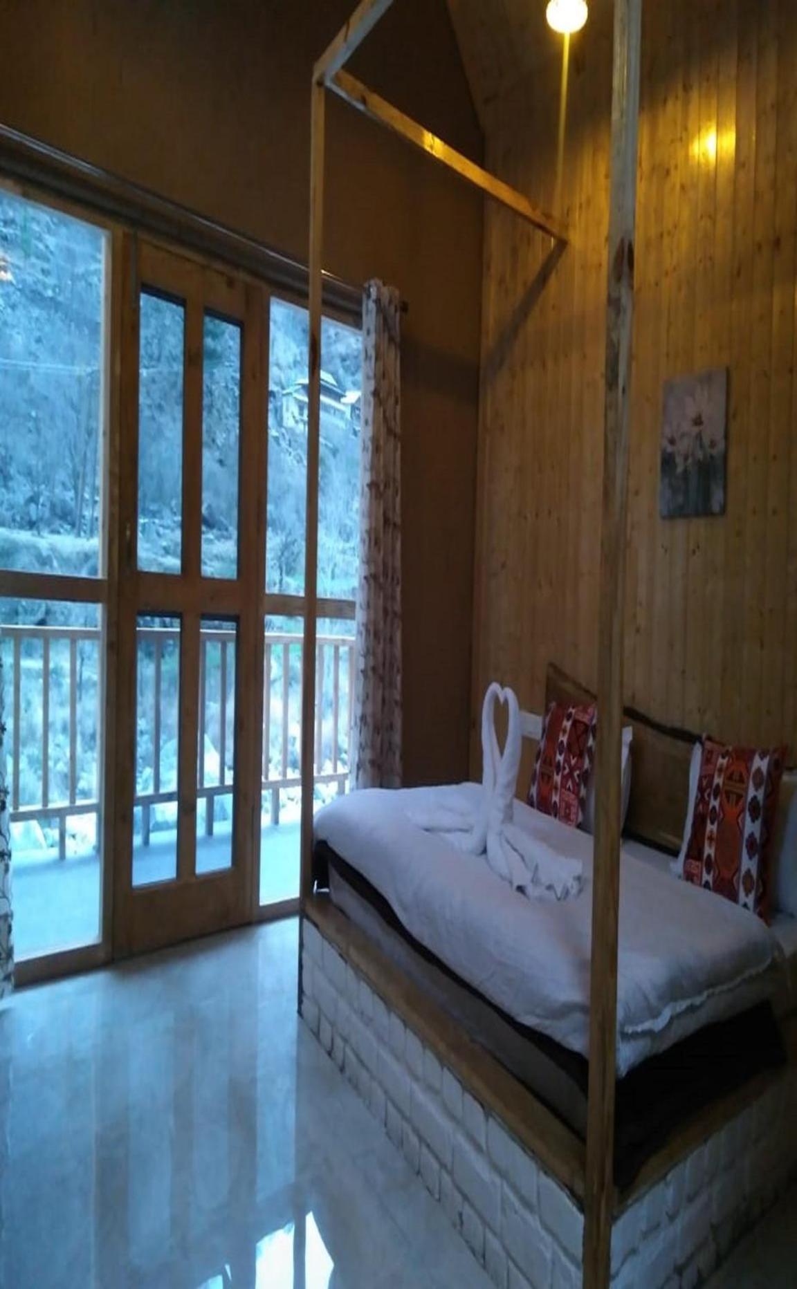Offbeat Abodes - Tirthan Valley Banjar Екстер'єр фото