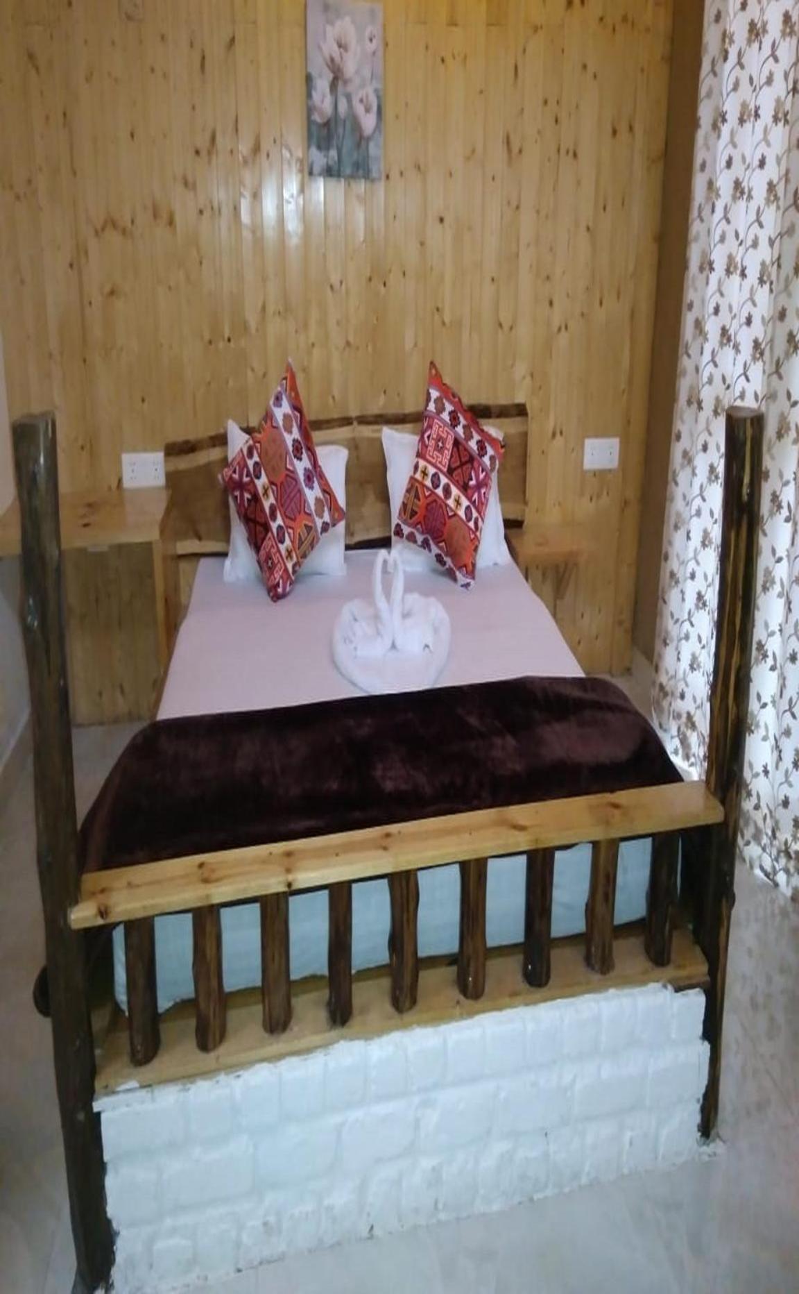 Offbeat Abodes - Tirthan Valley Banjar Екстер'єр фото