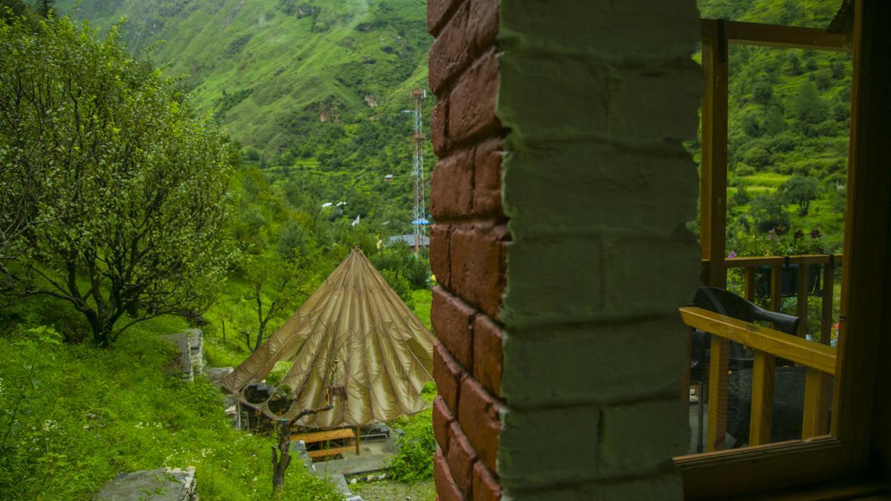 Offbeat Abodes - Tirthan Valley Banjar Екстер'єр фото
